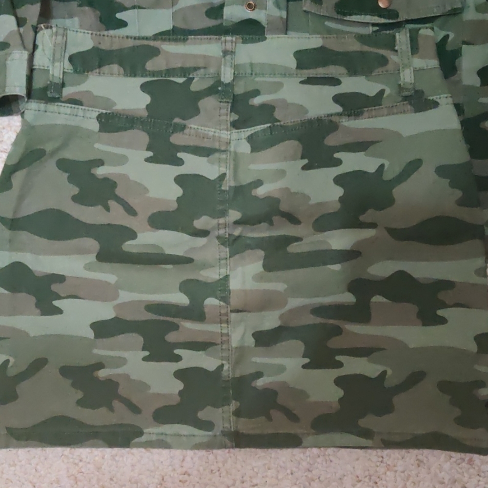 Girls 2 PC Camo Skirt Set - Picture 5 of 6
